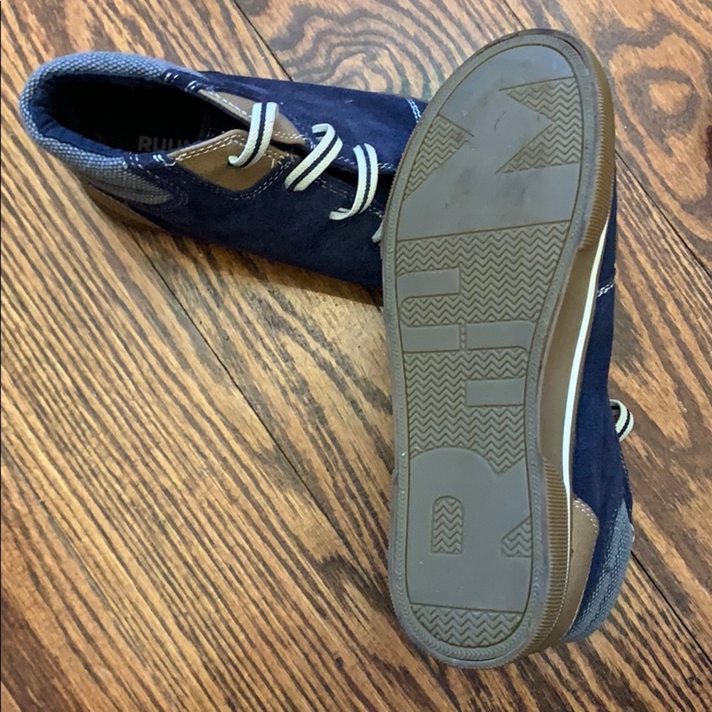 High tops - Picture 3 of 4